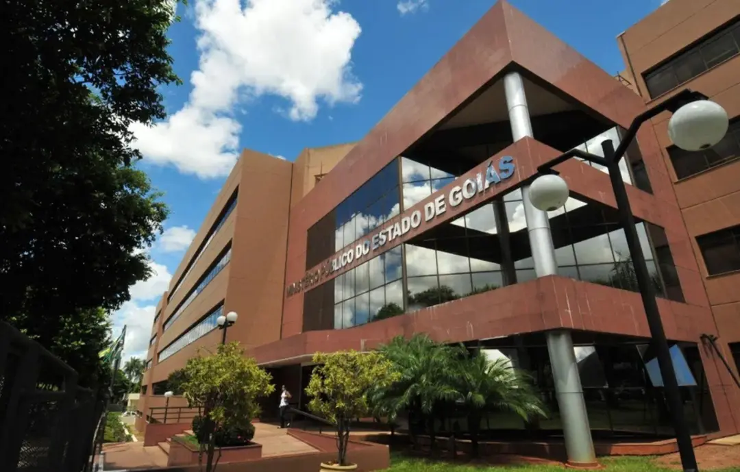 Goiânia, Ministério Público recomendou que Sandro Mabel questione a lei de auxílio para compra de armas da Câmara. A re…