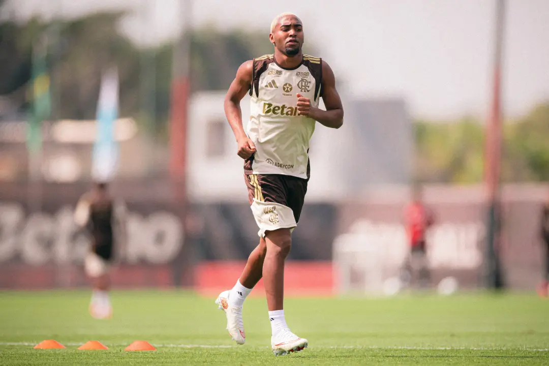 Lorran, ex-Flamengo, assina contrato de três temporadas no Sharjah FC, dos Emirados Árabes Unidos, com venda de 70% dos…