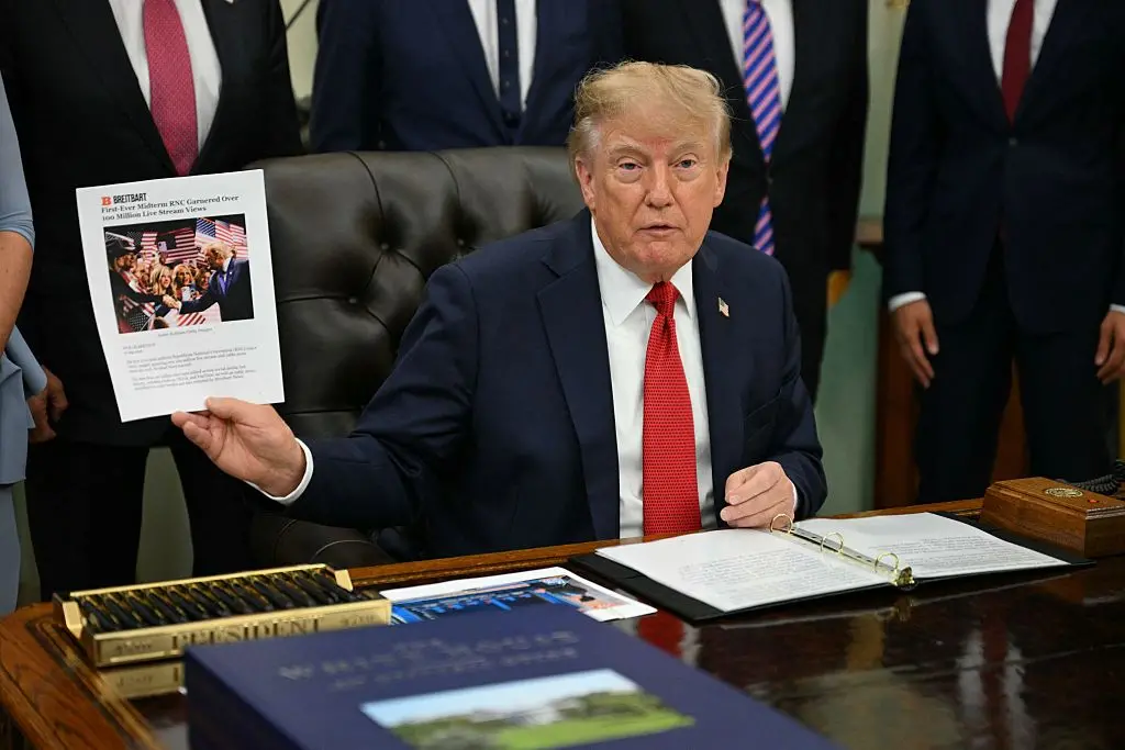 Presidente Trump anunciou a proibição de CNN, MS NOW e Politico em sua Casa Branca. Ele disse que a decisão é por causa…