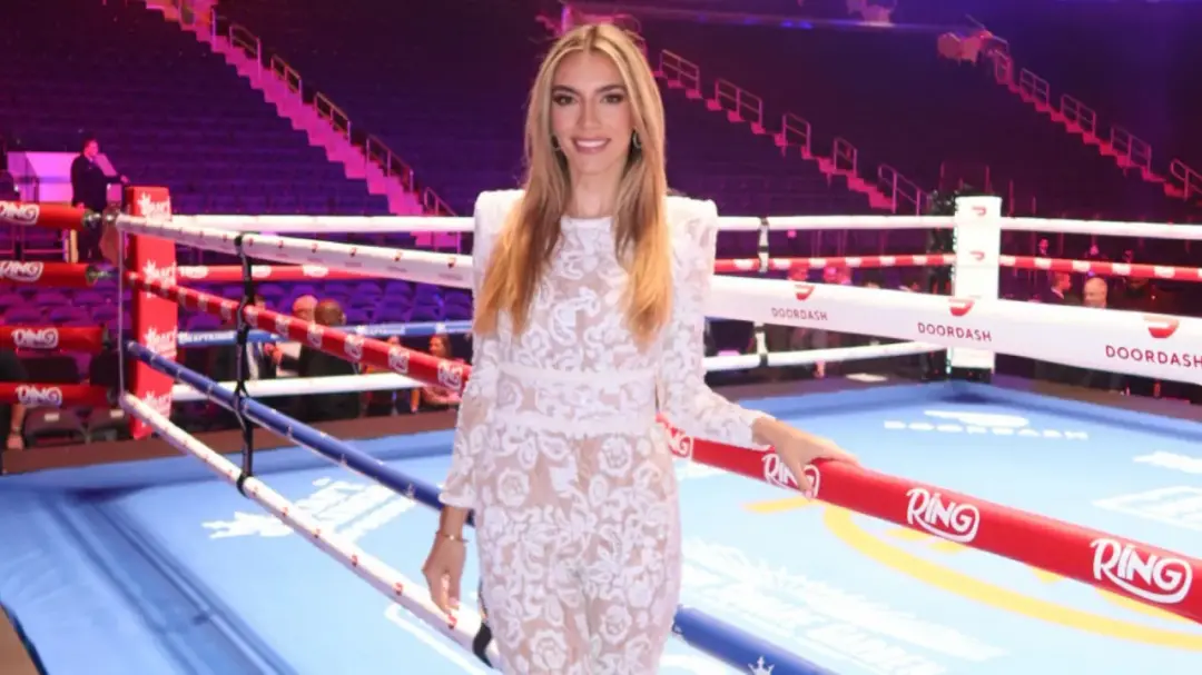 Emily Austin mostrou seu swing de golfe canhoto no evento da Fabletics Golf com Kevin Hart. Achei interessante ver esse…