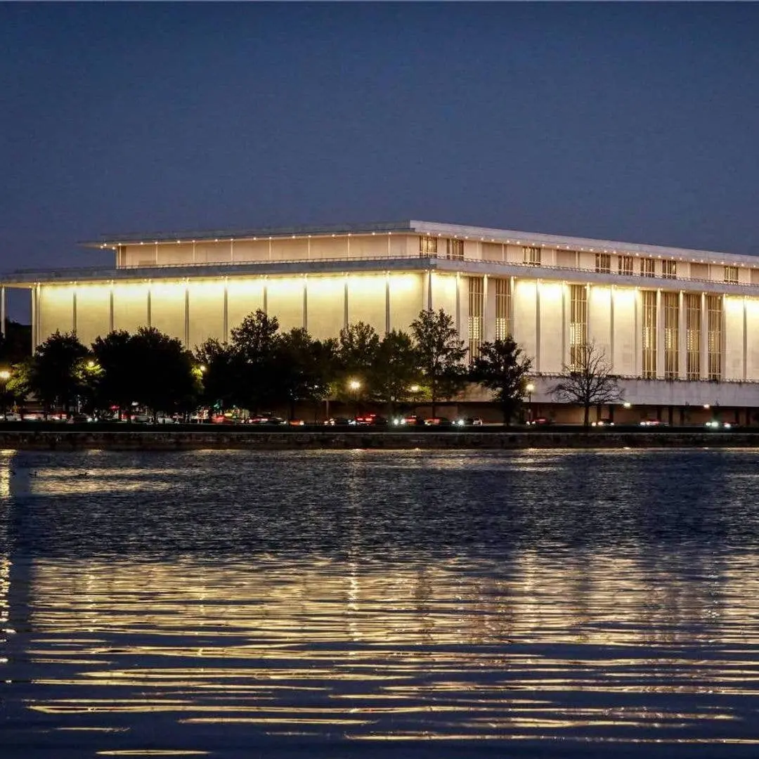 Kennedy Center revelou fotos perdidas de figuras como Aretha Franklin e Lucille Ball, mostrando a relação da família Ke…