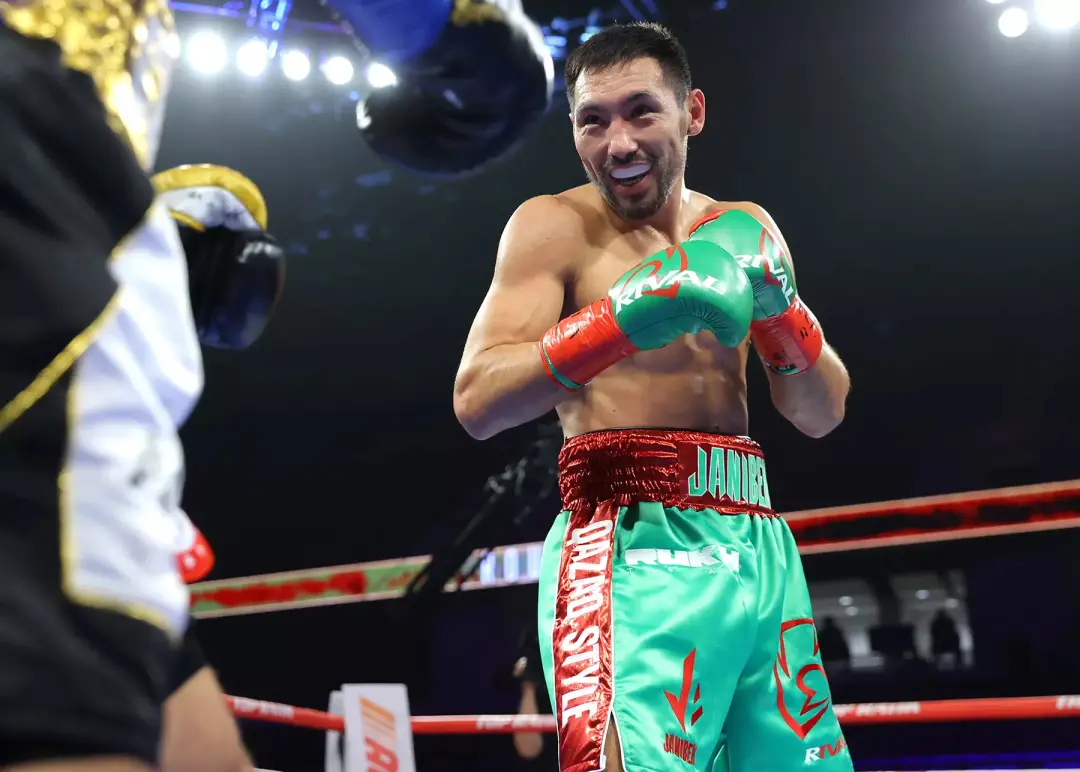 Hamzah Sheeraz optou por liberar o titulo mundial WBO super peso medio em vez de enfrentar o desafiante mandatorio Jani…