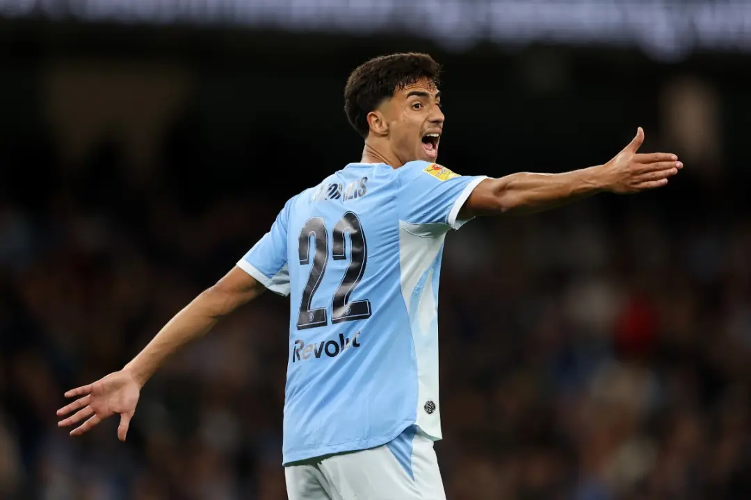 Manchester City vence Norwich por 5 a 0 no Carabao Cup no Etihad Stadium. O zagueiro Vitor Reis se destacou com calma e…