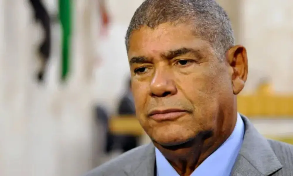 Milton Leite, ex vereador de Sorocaba, tinha uma passagem secreta e mais de R$ 765 mil na casa. A situação expõe como a…