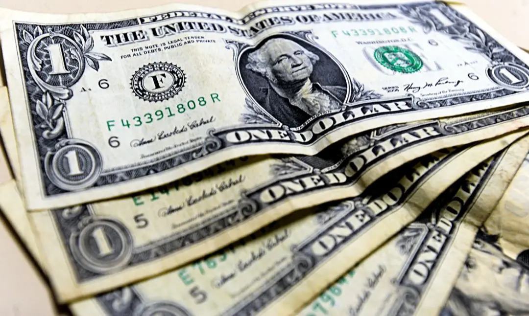 Dólar fechou em 5,1442, alta de 0,10% no dia, mas com ganho de 0,37% na semana. O real mostra resiliência apesar do ape…
