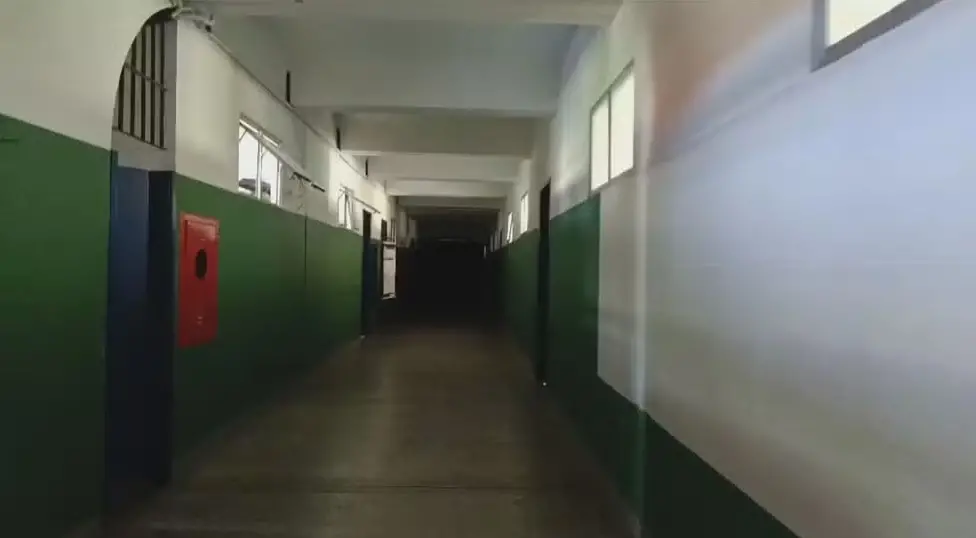 Ciep Professor Sylvio Gnecco de Carvalho em Duque de Caxias está sem energia há cinco meses, desde o furto de cabos e a…