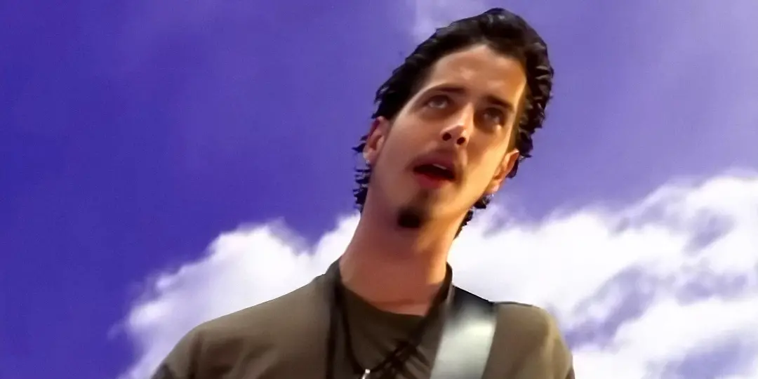 10 videoclipes de rock dos anos 90 foram selecionados para destacar a última grande era do gênero. Essa época foi forte…