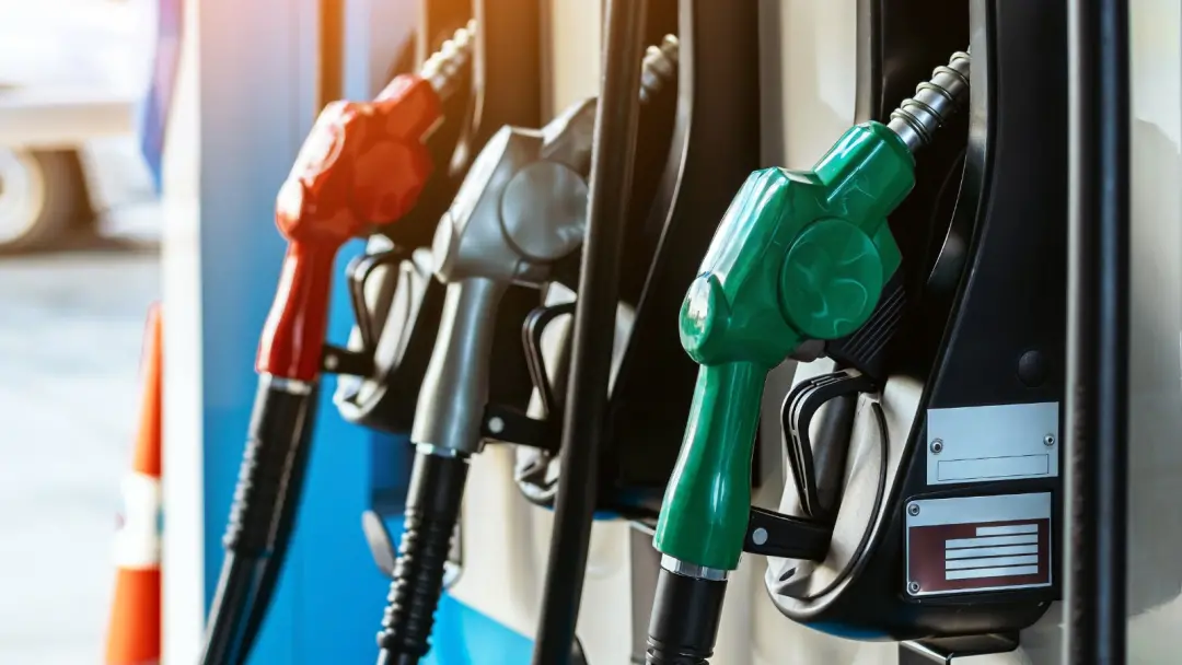 Diesel subiu 2,3% nesta semana, atingindo R$ 7,13 por litro em média no Brasil. A alta mostra o peso da instabilidade g…