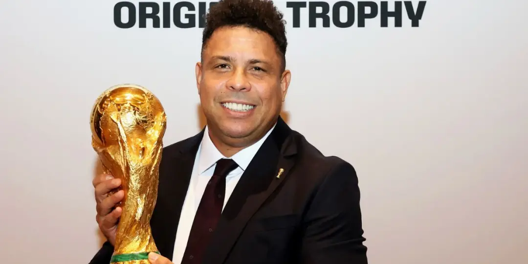 Ronaldo Fenômeno completa 50 anos e investe em negócios fora do futebol. Ele manteve a carreira clássica, mas decidiu a…