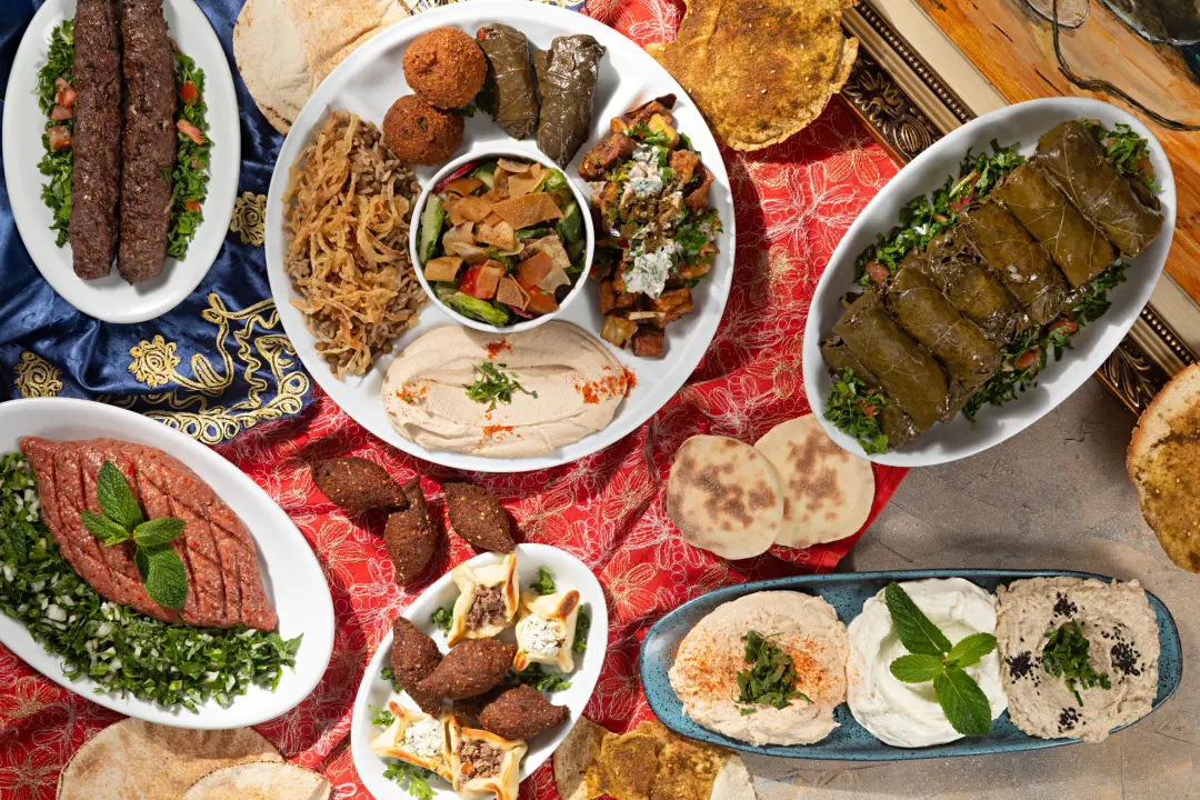 Amir, na Praça do Lido, está sendo reconhecido pelo Rio Show de Gastronomia 2026 pelo comando feminino de mãe e filha. …
