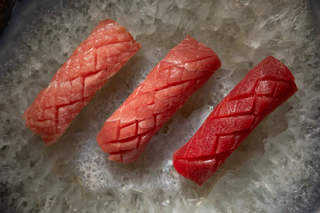Haru e Umai foram premiados no Rio Show de Gastronomia 2026. A degustação de 16 etapas do Umai custa R$ 490 e mostra o …