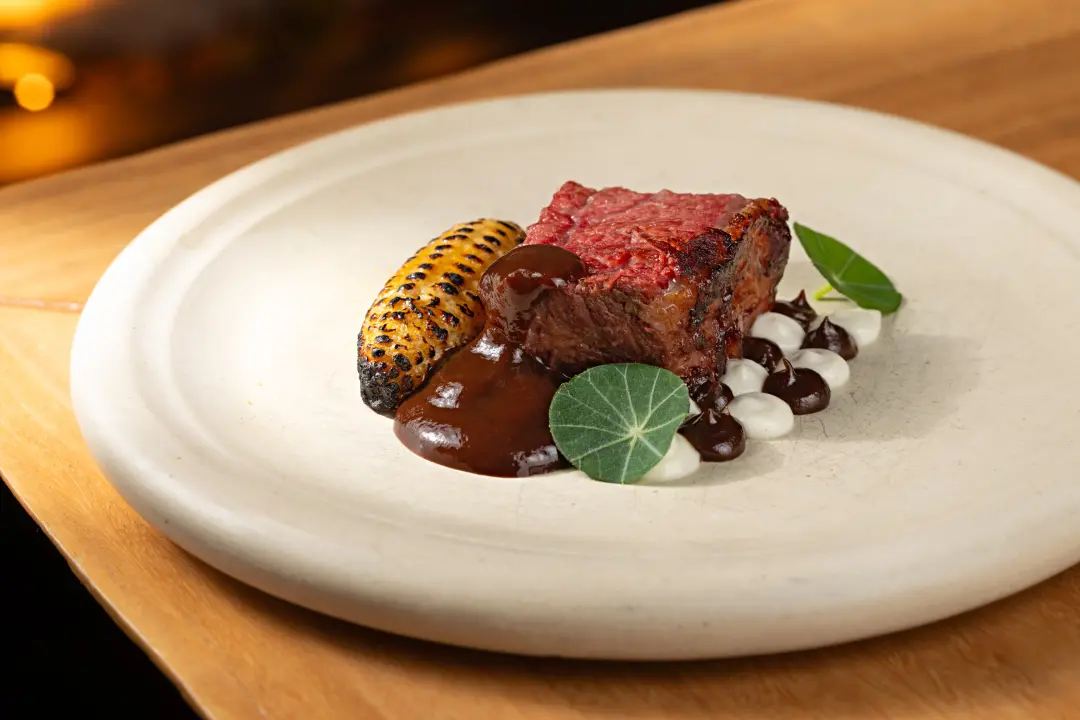 Rufino Terraza, no Leblon, oferece um omakase carnívoro em um rooftop com 14 lugares e sequência de pratos por R$ 500. …