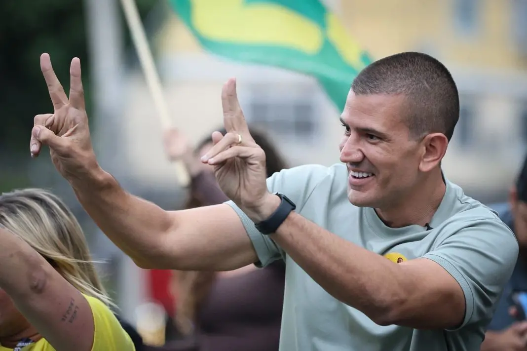 Douglas Ruas promete descentralizar editais de cultura em Nova Iguaçu. A ideia é distribuir recursos públicos para arti…