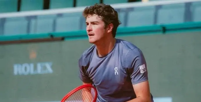 João Fonseca venceu de virada contra a Suíça por 4/6, 6/3 e 6/2 na Farmasi Arena, no Rio de Janeiro, colocando o Brasil…