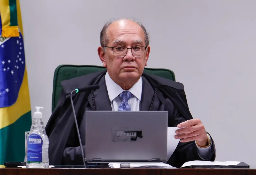 Gilmar Mendes validou o reajuste de 15% do Bolsa Família em período eleitoral. Essa medida é um ajuste pela inflação, n…