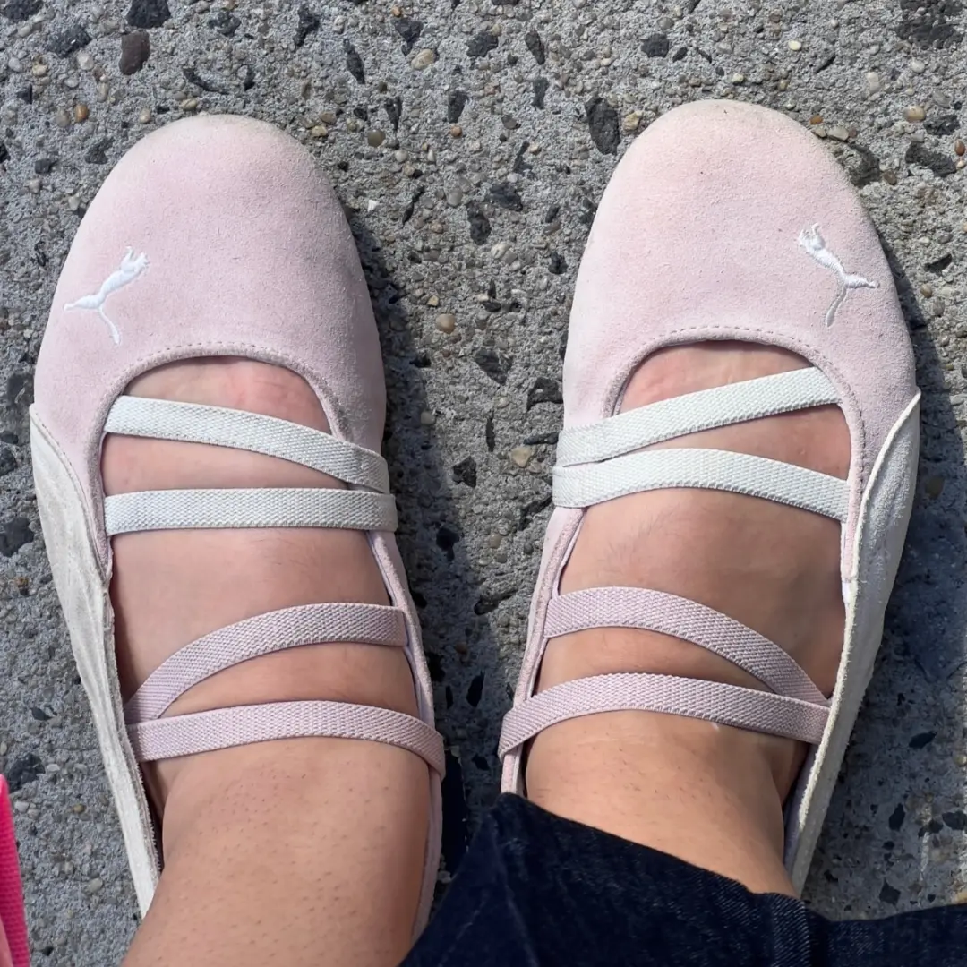 Puma Speedcat Ballet Suede, tênis para pés planos, funciona mesmo como prometido. Parece reto e sem estrutura, mas o co…