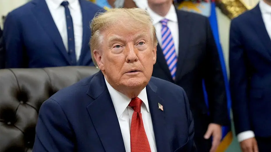 Donald Trump anunciou o banimento de CNN, MSNOW e Politico da Casa Branca. Isso mostra um foco na divergência de visões…