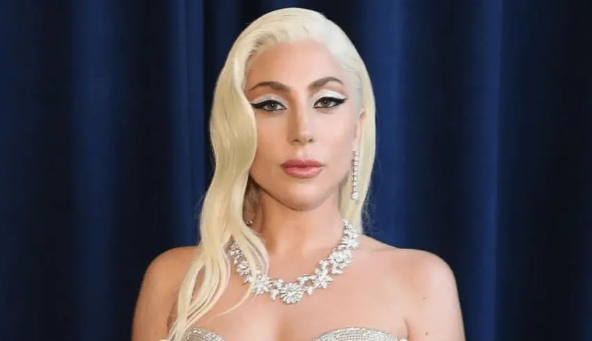 Lady Gaga teve a filha Rose Bean Polansky por barriga de aluguel em Los Angeles, no dia 9 de junho de 2026. A gente ent…