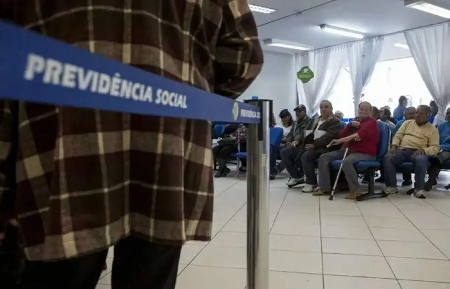 Só 28 por cento dos brasileiros acham que vão se aposentar aos 60 anos. A maioria, 59 por cento, quer parar nessa idade…