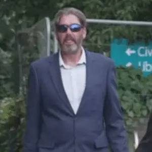 Na Inglaterra, homem cego dirigiu 240 km alcoolizado e sem carteira de motorista. O risco que ele coloca na via pública…