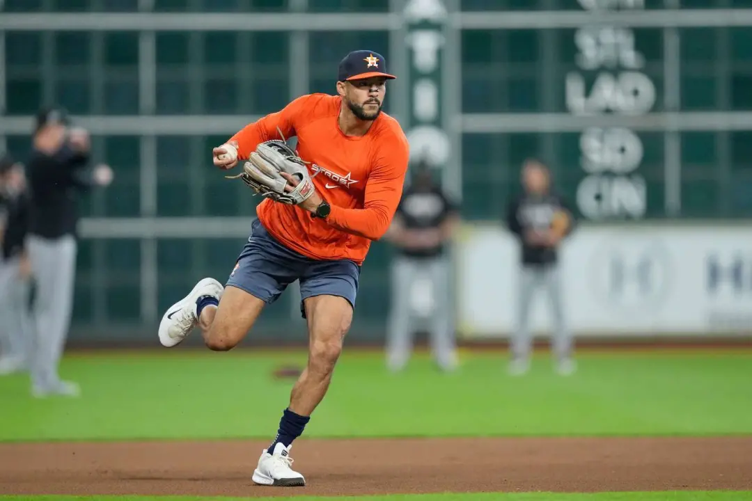 Carlos Correa, após a cirurgia no tendão do tornozelo, tentou voltar aos treinos com os Astros no fim de semana em Tamp…