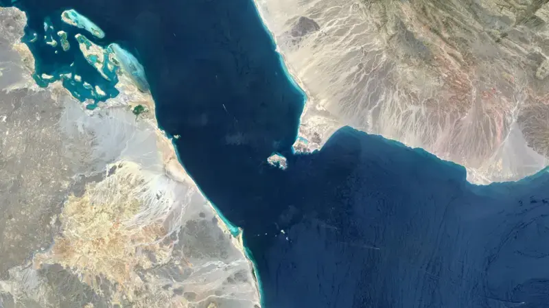 Bab el-Mandeb com 26 a 35 navios por dia nessa semana, uma queda em relação às 35 a 40 embarcações das oito semanas ant…