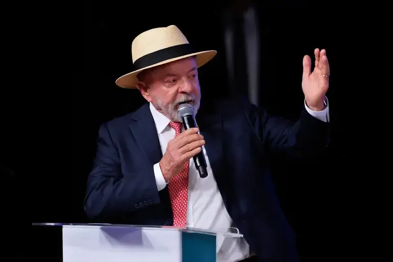 Lula mandou um recado para quem tem mais de 70 anos sobre ir votar nessas eleições. Ele diz que é preciso ir às urnas p…