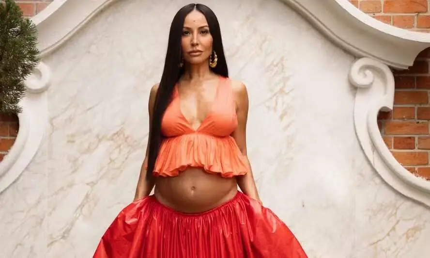 Sabrina Sato, com seis meses de gravidez, disse que só começou a pensar no quartinho do bebê agora e nem tem enxoval. P…
