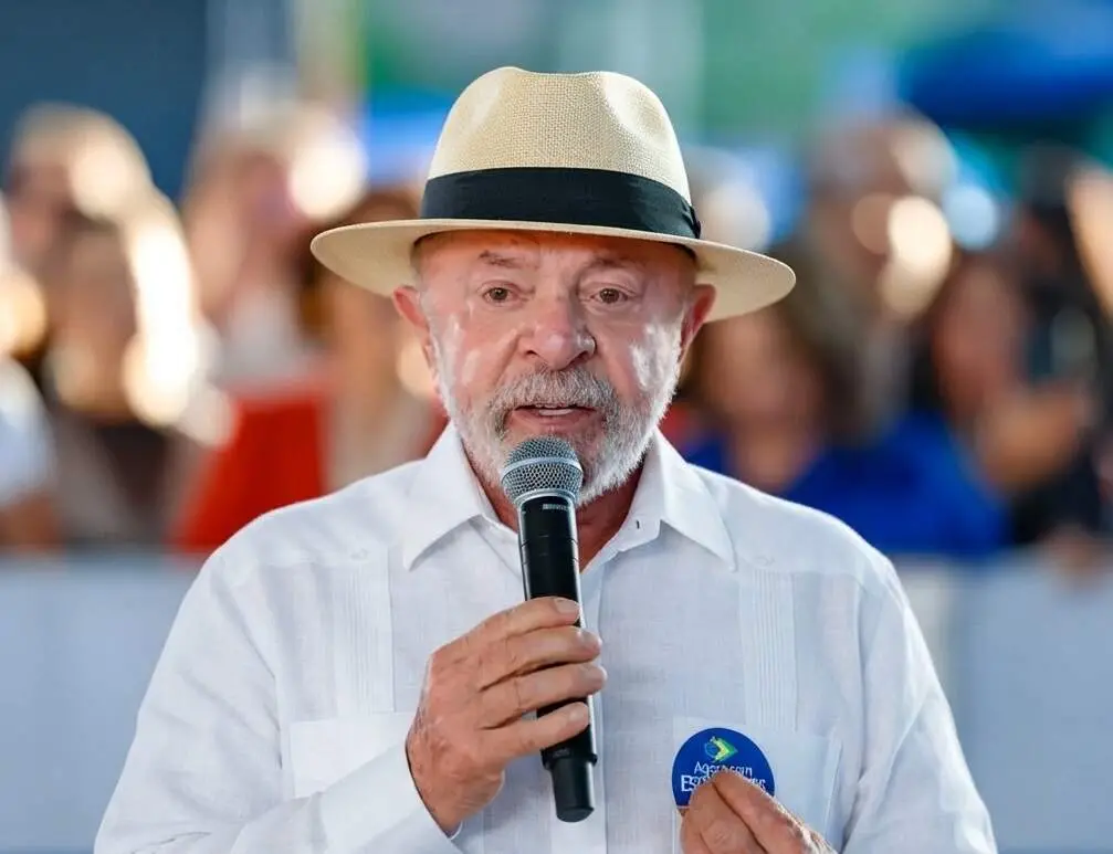 Lula afirmou que Flávio Bolsonaro tem ligação com milicianos e que Master virou banco na gestão de Bolsonaro. É difícil…