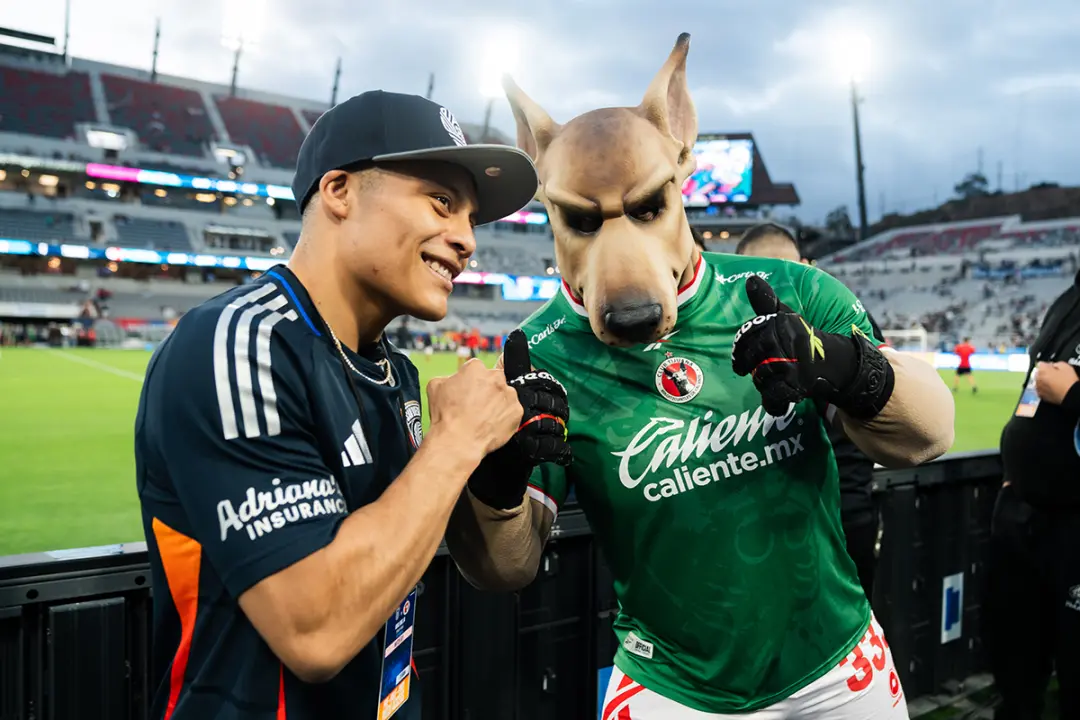 Isaac Cruz vai defender o título interino WBC Super Lightweight contra Nestor Bravo em San Diego no sábado, 19 de setem…