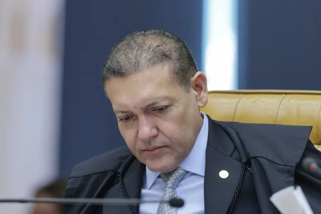 Daniel Vorcaro bancou a estadia de um ministro no Joá, Rio de Janeiro, para o Carnaval de 2025. Essa situação levanta q…