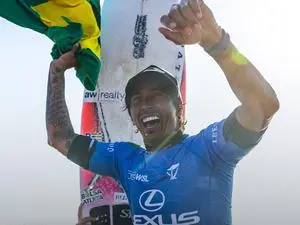 Miguel Pupo vence Igarashi e é campeão da etapa de Trestles. A força da iniciativa dele em momentos decisivos mostra co…