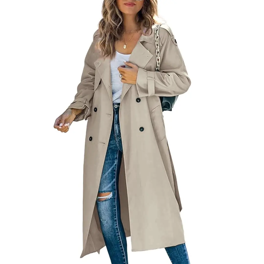 Sharon Stone apareceu em Nova York vestindo um trench coat bege clássico sobre look monocromático. Esse tipo de casaco …