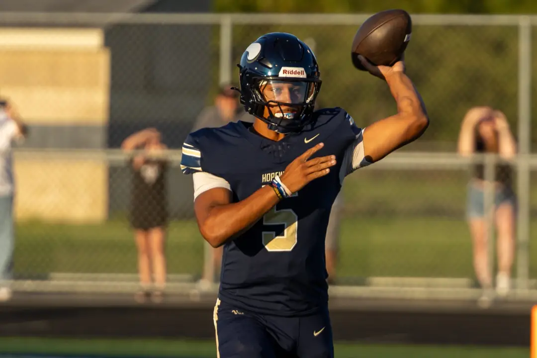 Hopewell venceu o Central Valley por 34 a 6 em um jogo de futebol americano na sexta à noite. O time precisava dessa vi…