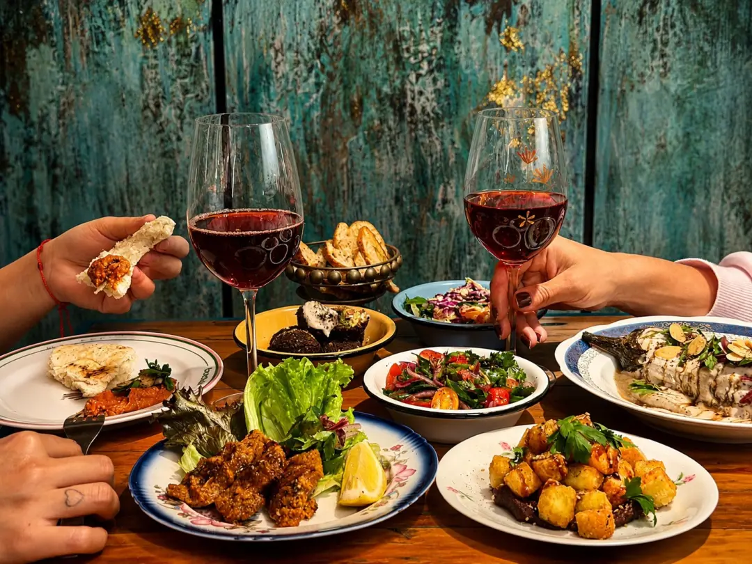 Amir foi eleito melhor restaurante de Oriente Médio no Rio de Janeiro pelo Prêmio Rio Show de Gastronomia 2026. Acredit…
