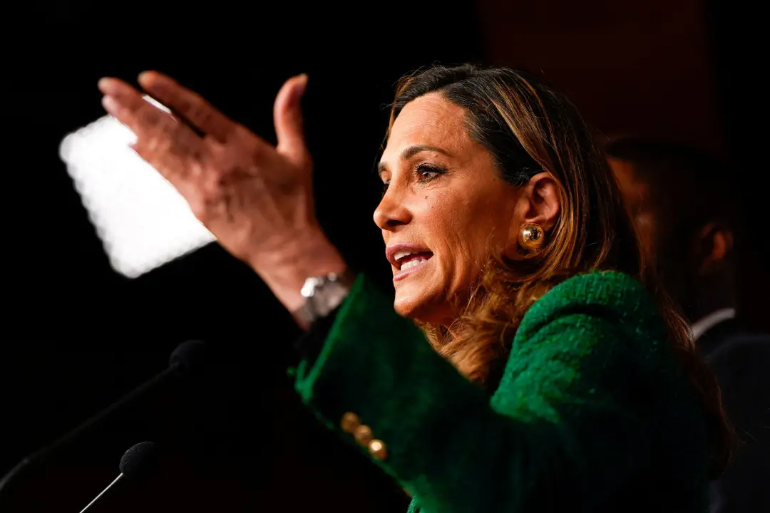Miami, EUA. A congresista María Elvira Salazar criticou as táticas migratórias de Donald Trump, dizendo que elas foram …