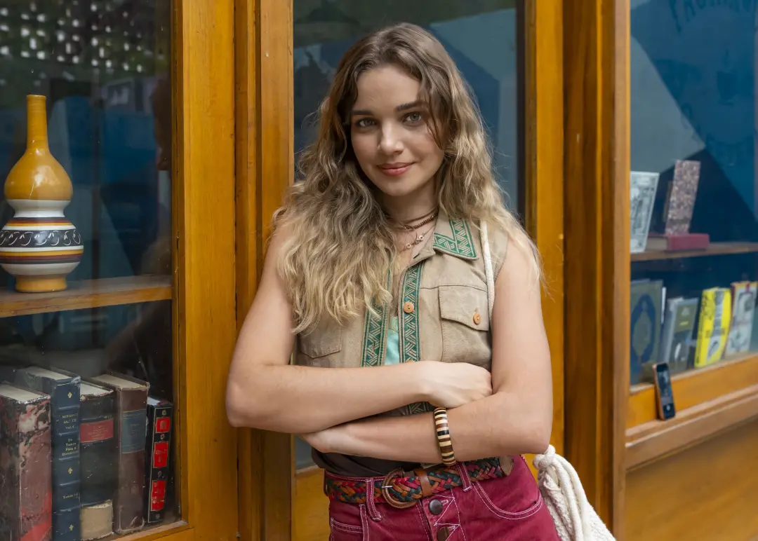 Domithila Cattete volta em Por você, interpretando Lia, e vai morar no Rio com a tia Iracema. A chegada dela e a organi…