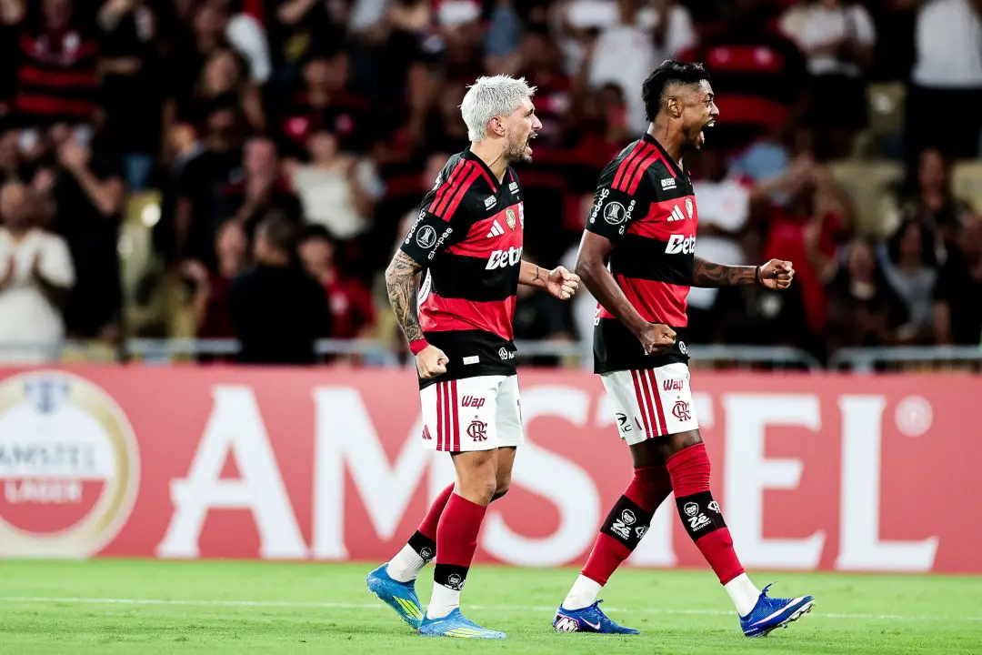 Bruno Henrique e Arrascaeta, do Flamengo, estão próximos dos líderes de participações em gols na Libertadores, com 47 e…