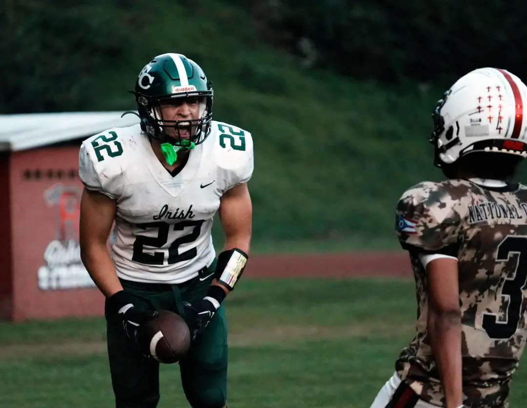 Fisher Catholic vence o Zanesville Rosecrans por 45 a 13, liderando a liga. Esse domínio mostra a força de quem se prep…