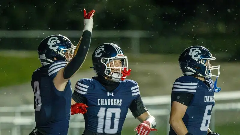 Corner Canyon vence Lone Peak por 37 a 14 na noite de sexta em Draper. O time manteve a intensidade alta e conseguiu mu…
