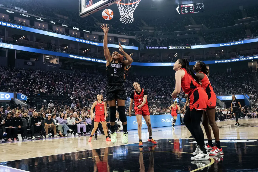 Valkyries atropelou o Portland Fire por 82 a 66 na sexta-feira. Um hiato de três semanas não derrubou a energia do Chas…