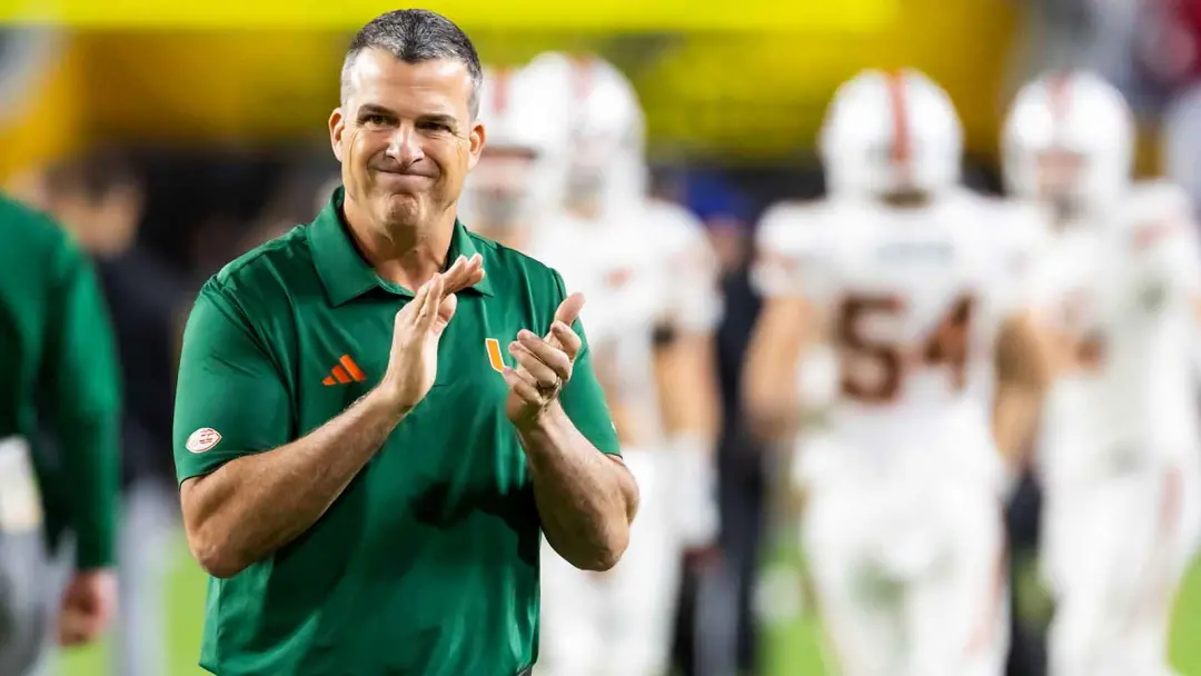 Miami vence o Wake Forest por 33 a 20, mesmo com um final desorganizado. O técnico Cristobal viu o ataque funcionar bem…