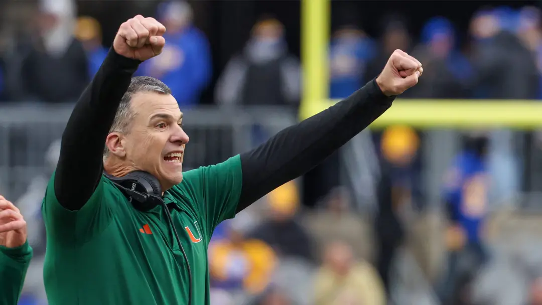 Mario Cristobal chega a 100 vitórias na carreira depois da vitória de 33 a 20 sobre Wake Forest. São 16 temporadas em t…