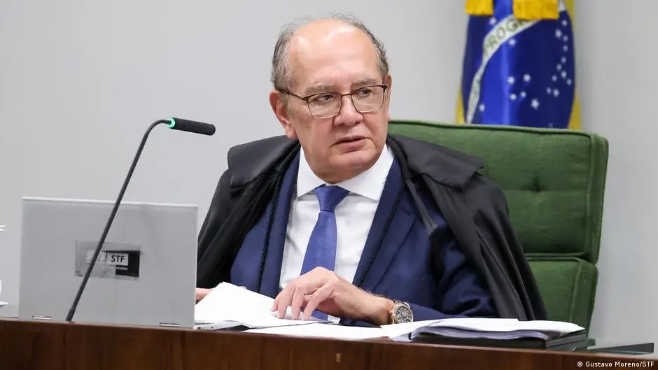 Gilmar Mendes decidiu que o reajuste do Bolsa Família feito pelo Lula não viola a lei eleitoral. Essa decisão ajuda a m…