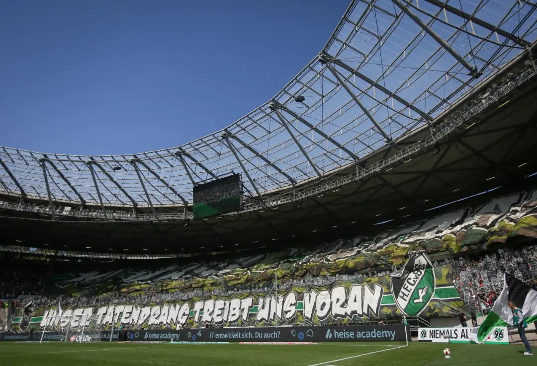 Hannover 96 perdeu para o VfL Bochum, continuando uma fase inconsistente com apenas quatro pontos nos cinco jogos. A tr…