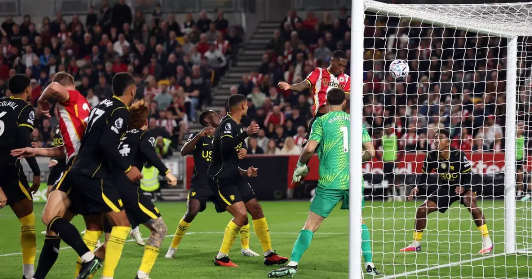 Chelsea perdeu para Brentford por 3 a 0 na sexta, e Alonso falou que o problema da defesa vai além das bolas paradas. Q…
