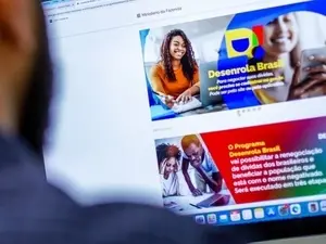 R$ 22,4 bi em dívidas foram cortadas pelo programa Desenrola 2.0, mas o sufoco das famílias persiste. É como dar um rem…