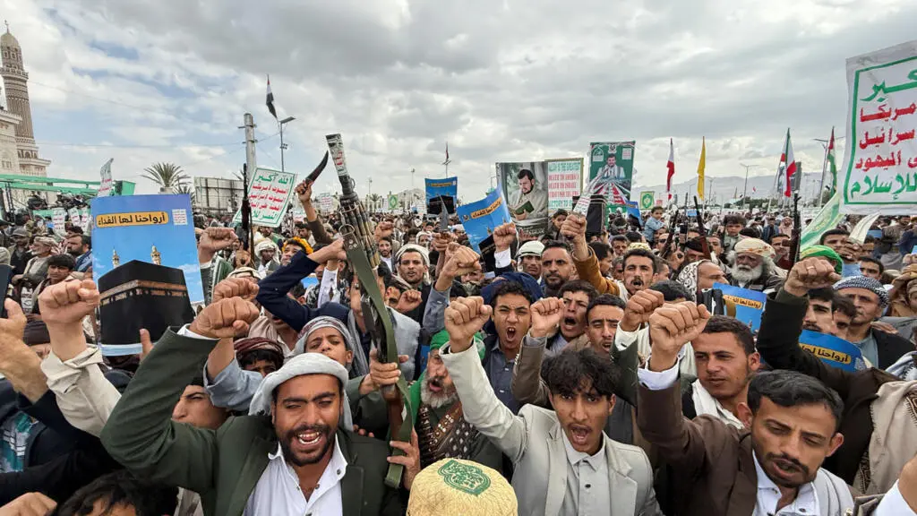 Mais de 112 mil pessoas desalojadas no Iêmen com os Houthis ganhando terreno. Situações assim mostram a fragilidade da …