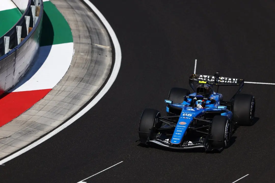 Williams aceita um ajuste de desenvolvimento para o resto de 2026, focando em 2027. Isso mostra que a equipe está prior…