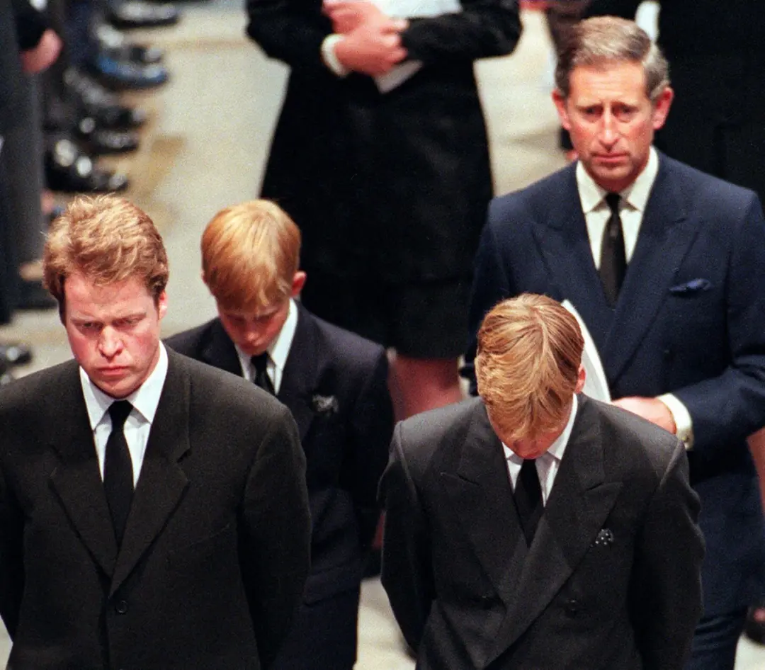 Earl Spencer diz que Charles disse vamos esquecê-la em breve após a morte de Diana. Essa fala, segundo ele, veio numa d…